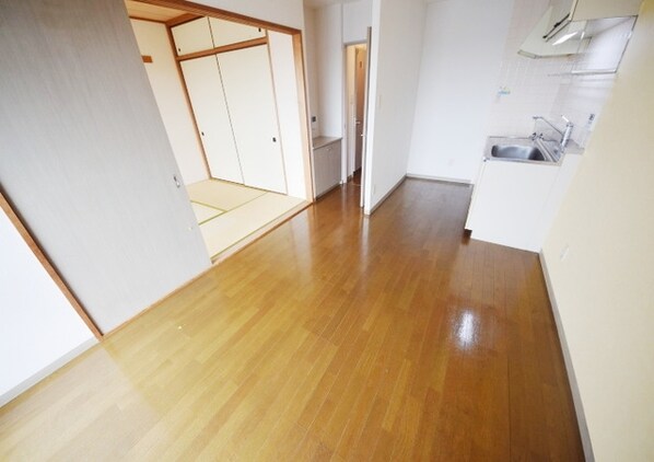 メゾンカワベの物件内観写真